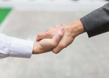 Memaafkan Memang Berat, Tapi Inilah Balasan yang Telah Allah Siapkan