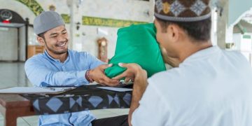 Zakat Fitrah: Jembatan Kemanusiaan yang Menghapus Kesenjangan Sosial