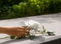 Apakah Penghuni Kubur Mengetahui Orang yang Menziarahinya Menurut: Ustadzah Mamah Dedeh
