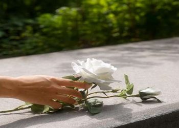 Apakah Penghuni Kubur Mengetahui Orang yang Menziarahinya Menurut: Ustadzah Mamah Dedeh
