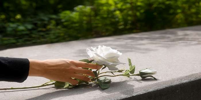 Apakah Penghuni Kubur Mengetahui Orang yang Menziarahinya Menurut: Ustadzah Mamah Dedeh