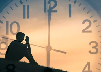 Kebiasaan Saat Menunggu yang Diam-Diam Merugikan Kita