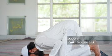 Jangan Langsung Duduk! Ada Sunnah Istimewa Saat Memasuki Masjid