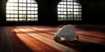 Bagaimana Cara Kita supaya Tidak Berpaling dari Allah SWT?