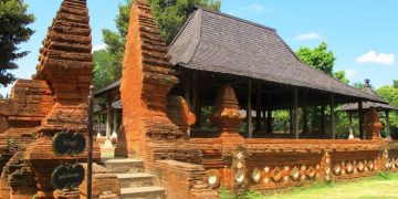 Mengapa Kesultanan Cirebon Terpecah Menjadi Empat Keraton?