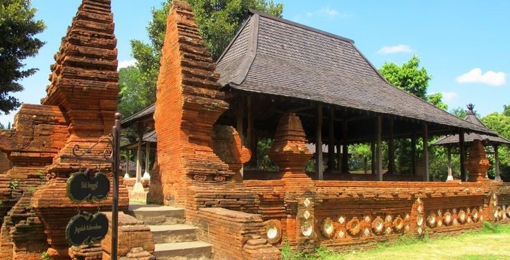 Mengapa Kesultanan Cirebon Terpecah Menjadi Empat Keraton?