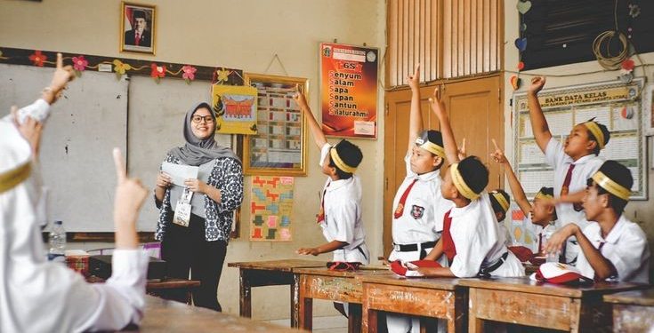 Wajibkah Negara Menjamin Pendidikan Warganya? Pandangan Pendidikan Negara dari Perspektif  Politik dan Agama
