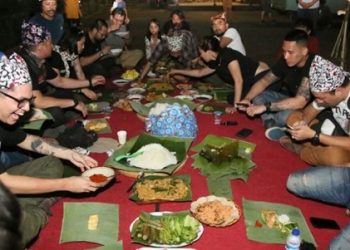 Optimalisasi Tradisi Tumpeng Sewu: Menyeimbangkan Pelestarian Budaya dan Keuntungan Ekonomi