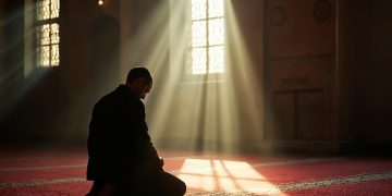 Allah Maha Membolak-Balikkan Hati Hamba-Nya: Panjatkan Doa Ini untuk Meminta Keteguhan Iman